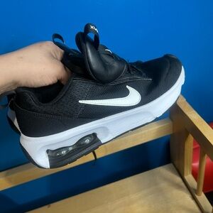 Nike Kids Black and White Air Max Sneakers Sz 8 Women’s